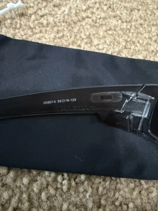 ✨NEW✨ ( OO9014 ) Oakley Gascan Smoke Gray Frame Ruby Iridium Lens - Picture 7 of 7